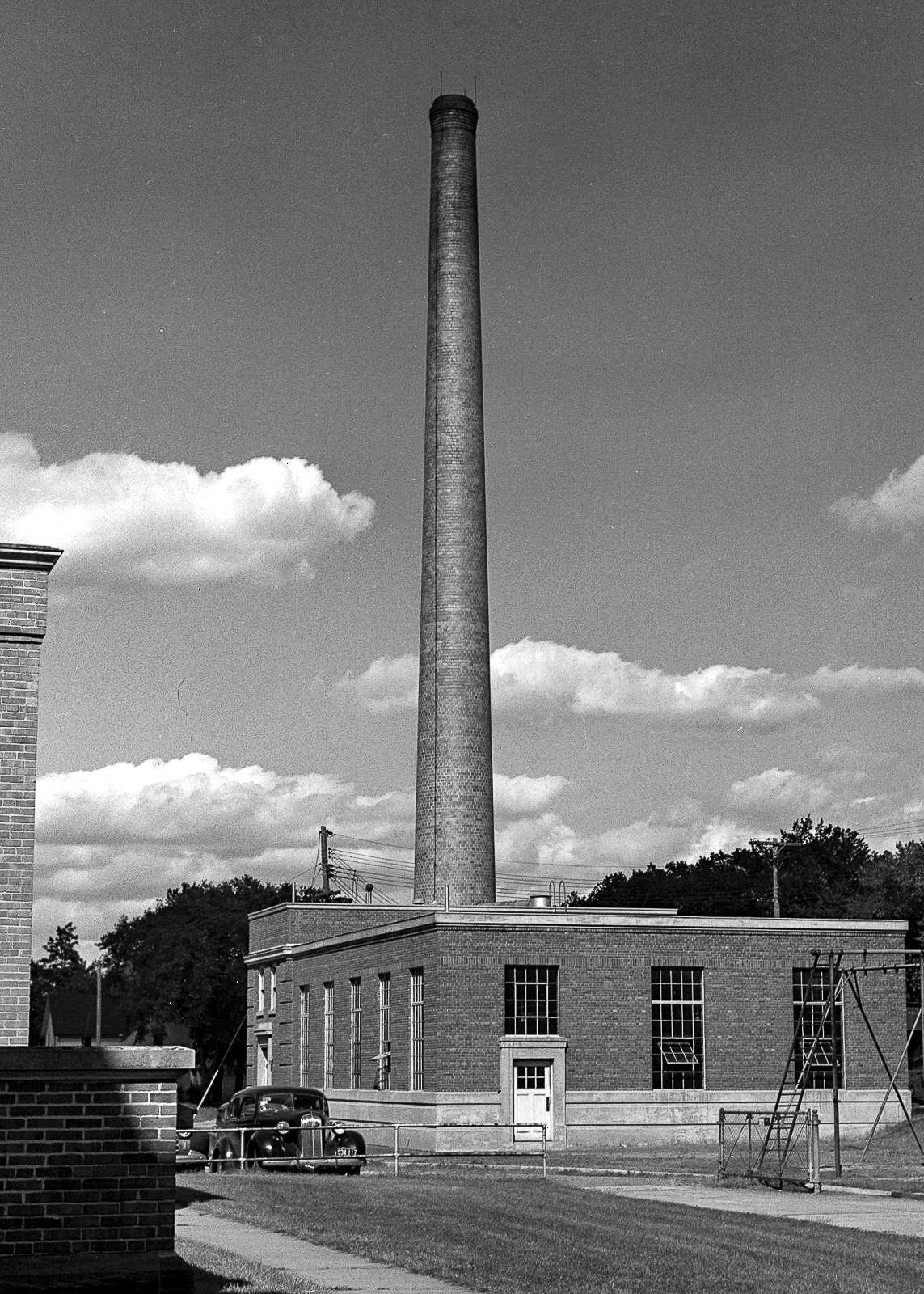 UW-L Collection, UW-L Heating Plant, 1944
